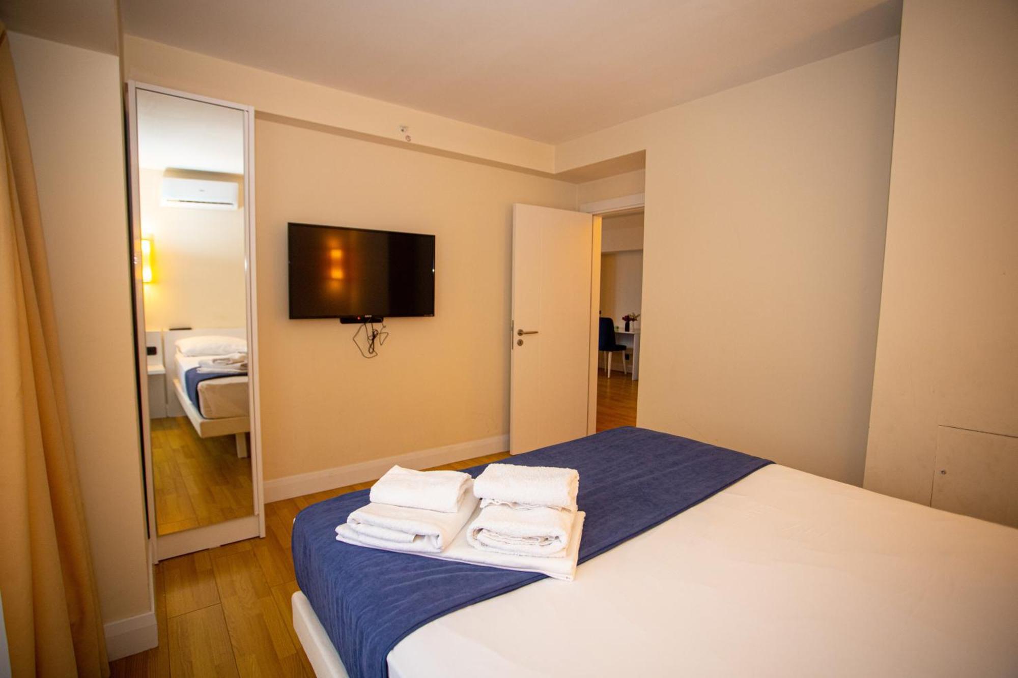 Apartamento Luxsor & Gorgeous Sea Vlews Batumi Exterior foto