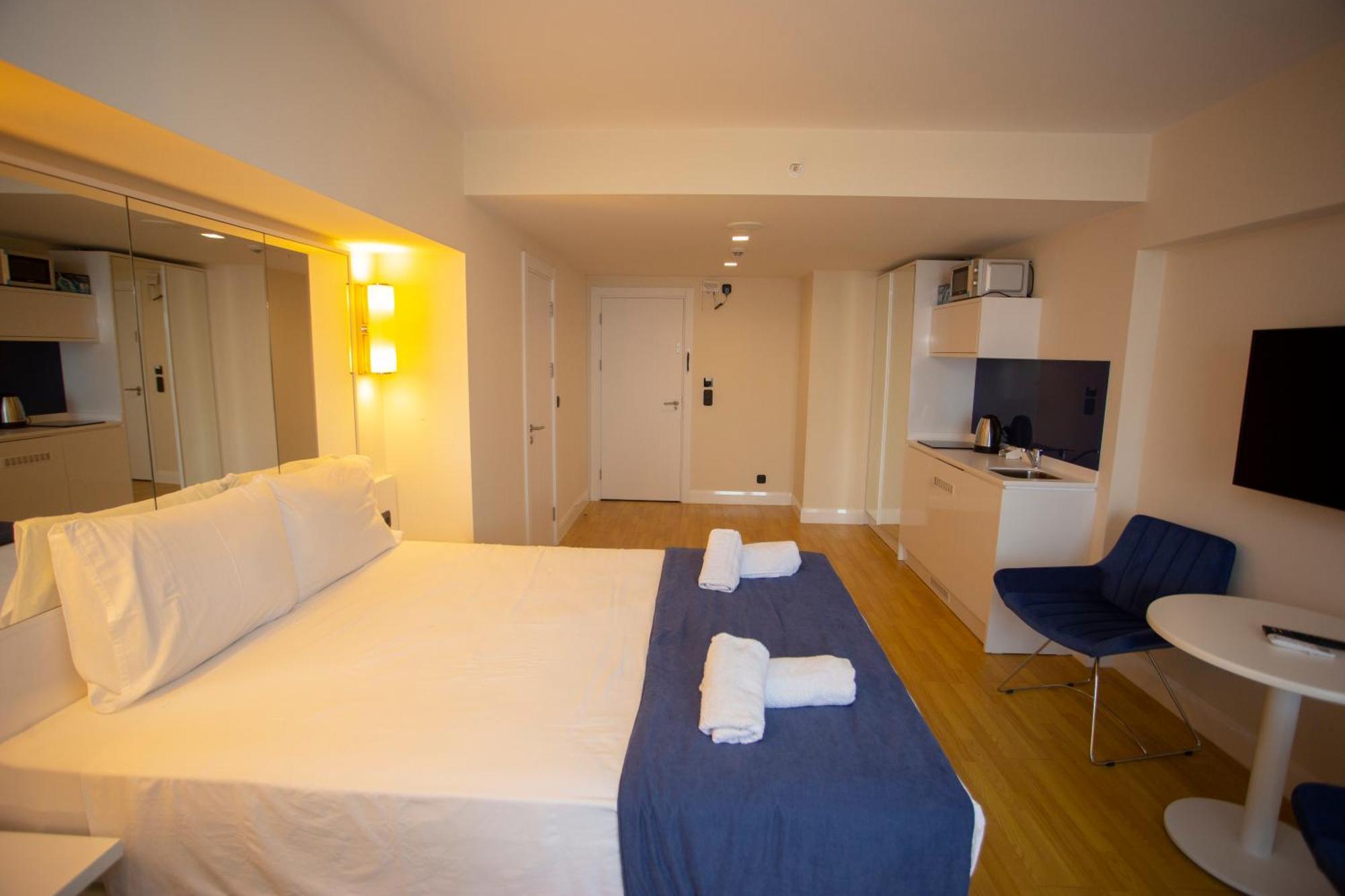 Apartamento Luxsor & Gorgeous Sea Vlews Batumi Exterior foto