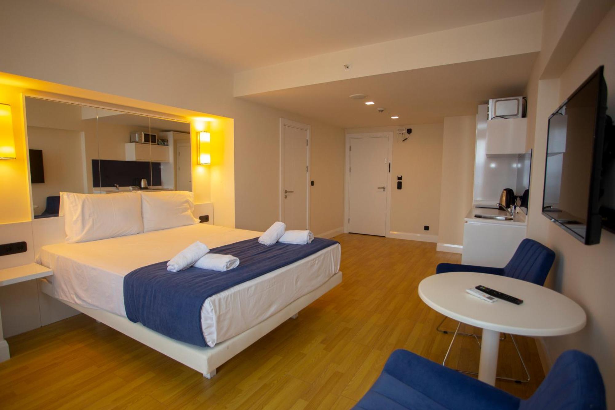 Apartamento Luxsor & Gorgeous Sea Vlews Batumi Exterior foto