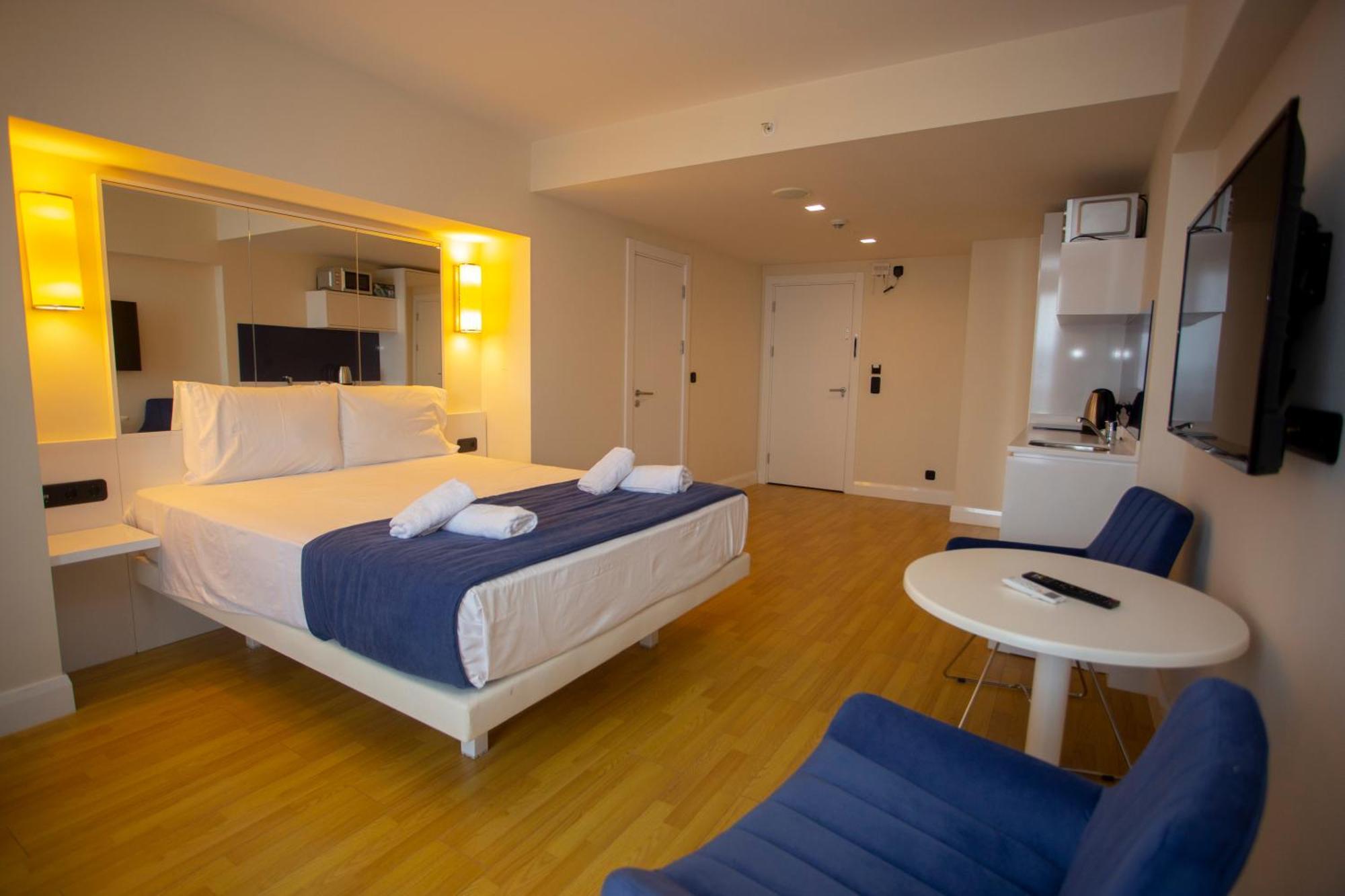 Apartamento Luxsor & Gorgeous Sea Vlews Batumi Exterior foto