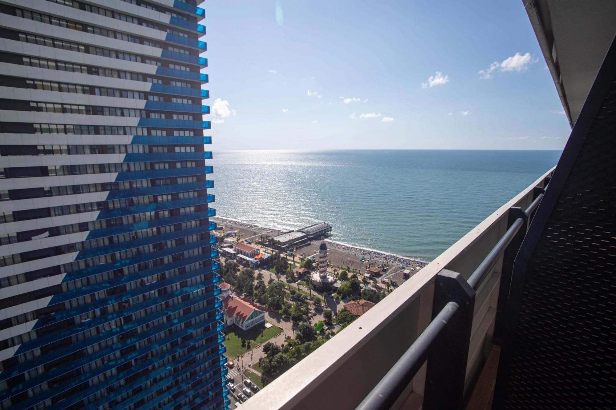Apartamento Luxsor & Gorgeous Sea Vlews Batumi Exterior foto