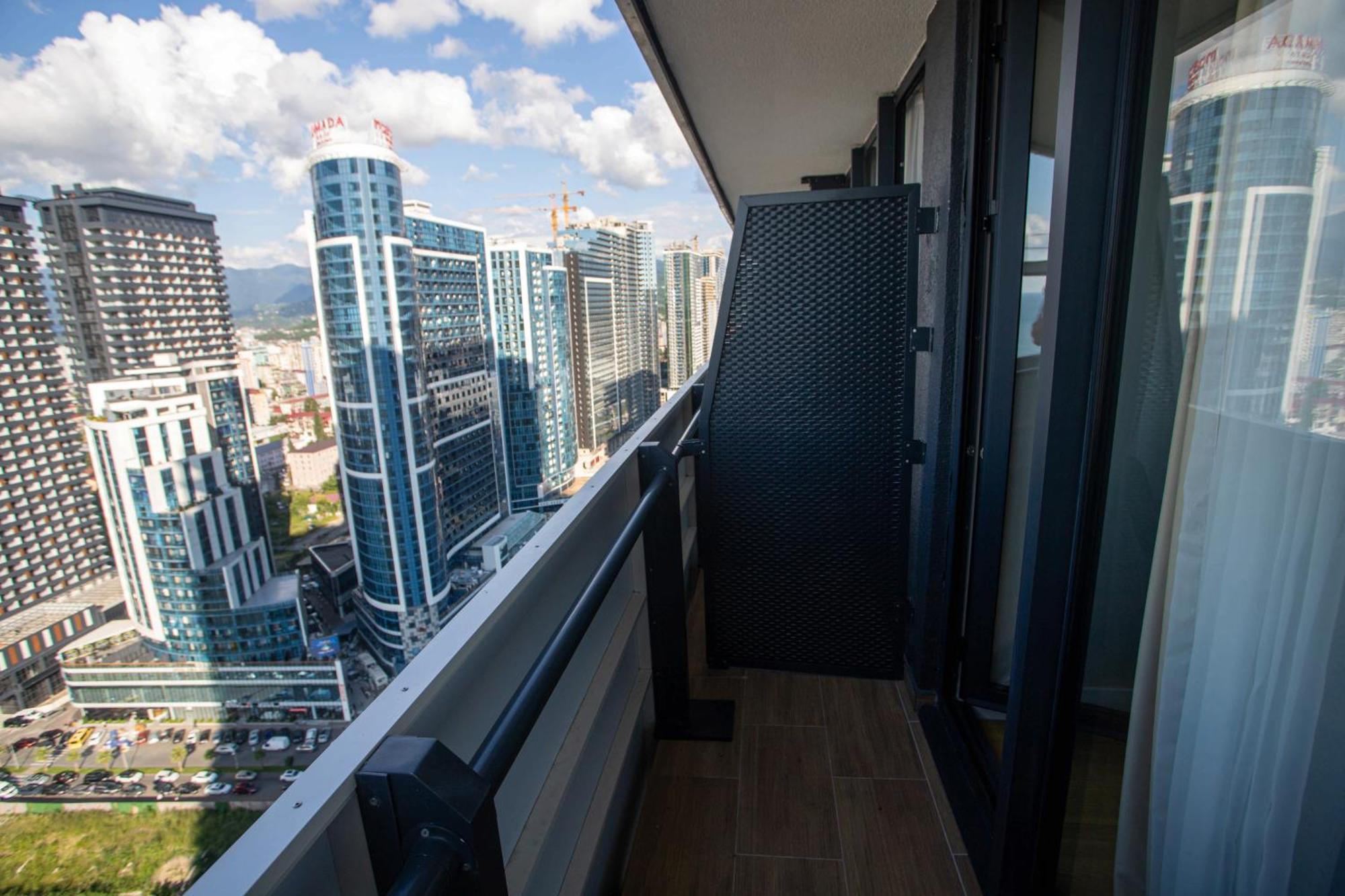 Apartamento Luxsor & Gorgeous Sea Vlews Batumi Exterior foto