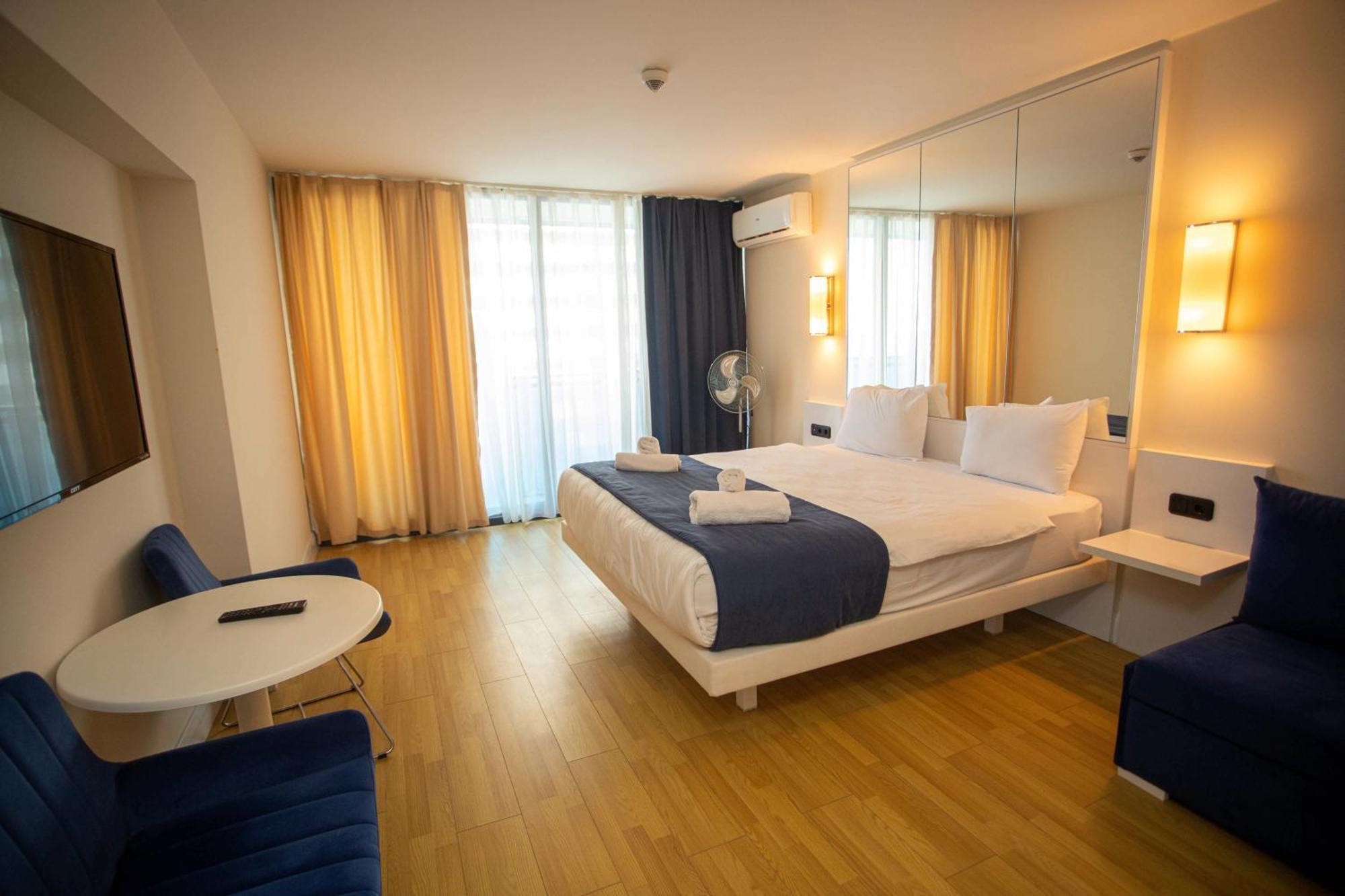 Apartamento Luxsor & Gorgeous Sea Vlews Batumi Exterior foto