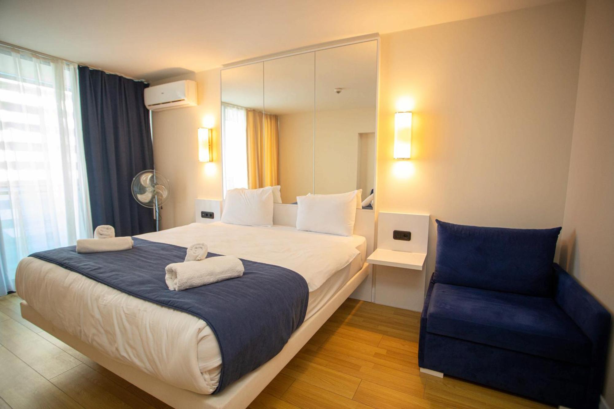 Apartamento Luxsor & Gorgeous Sea Vlews Batumi Exterior foto