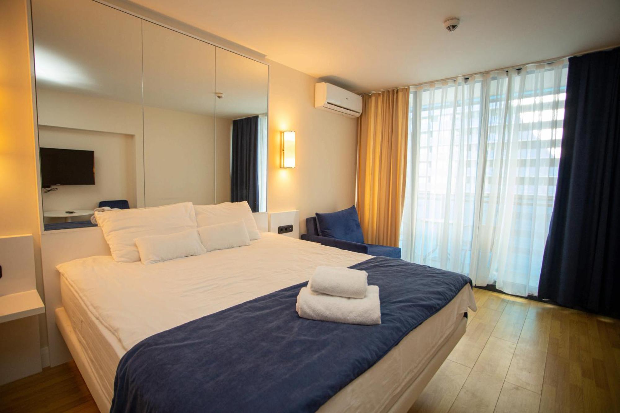 Apartamento Luxsor & Gorgeous Sea Vlews Batumi Exterior foto