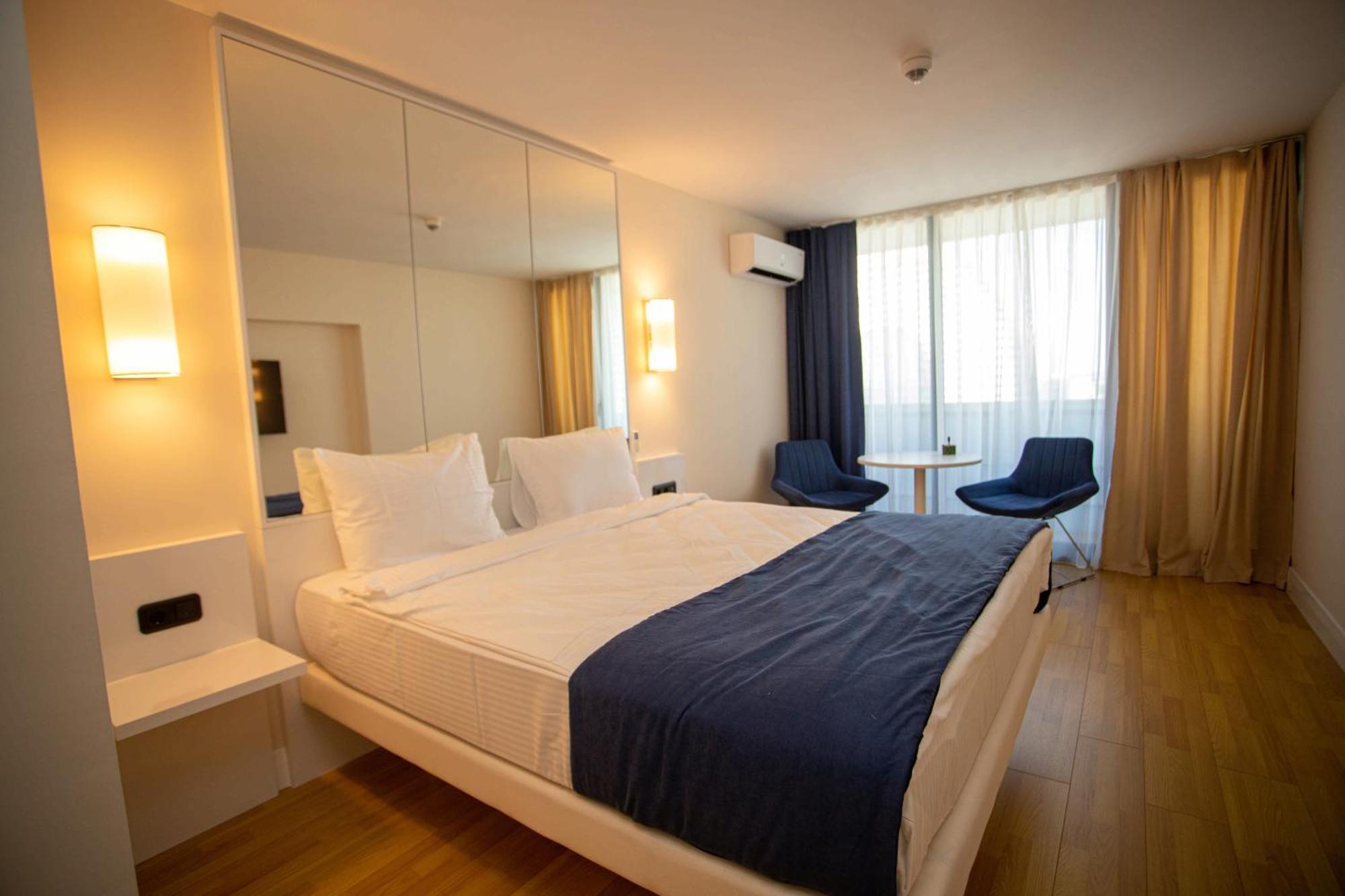 Apartamento Luxsor & Gorgeous Sea Vlews Batumi Exterior foto